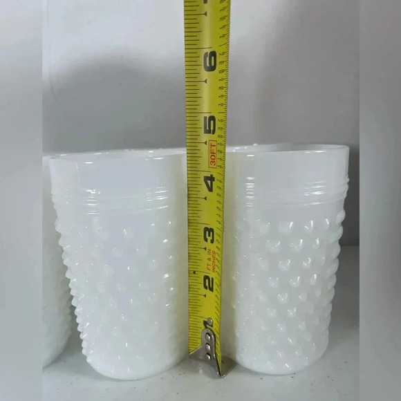 Vintage Anchor Hocking White‎ Hobnail Milkglass Pitcher and Glasses - Picture 6 of 9